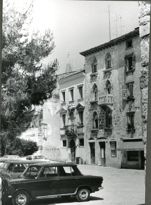 Image description